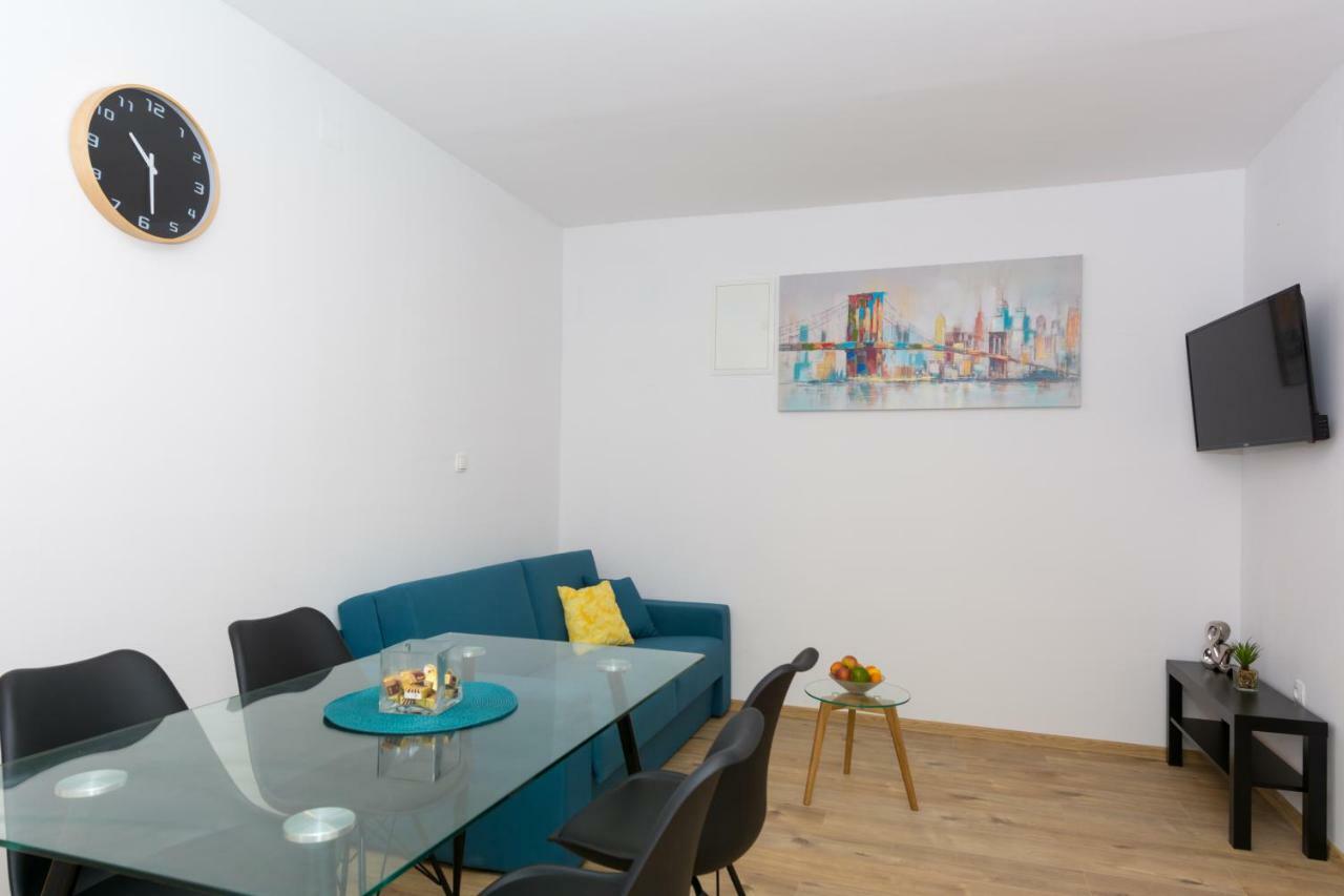 Villa Apartments Duje คาชเตลา ภายนอก รูปภาพ