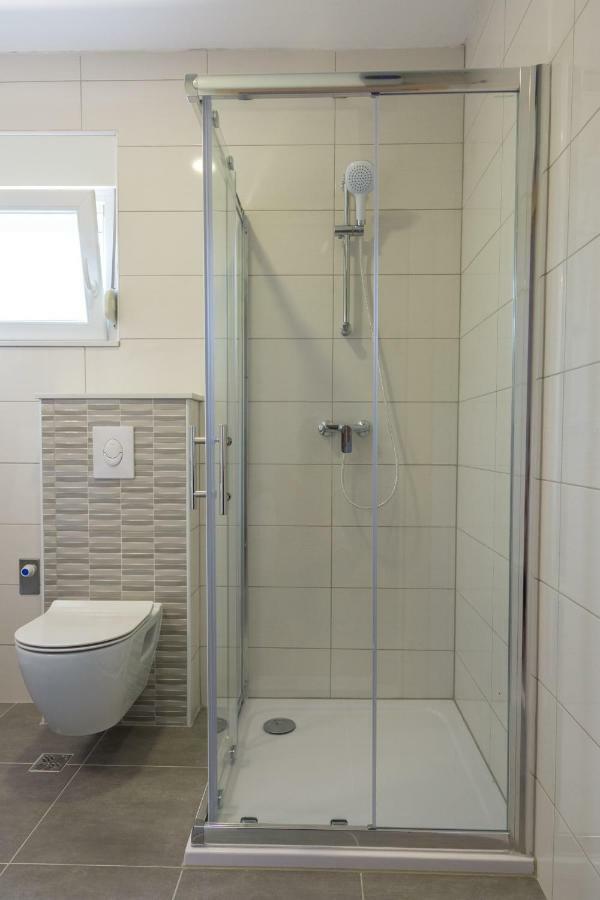 Villa Apartments Duje คาชเตลา ภายนอก รูปภาพ