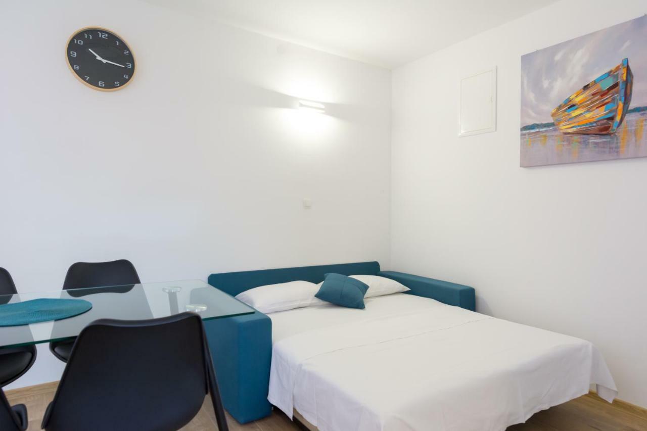 Villa Apartments Duje คาชเตลา ภายนอก รูปภาพ