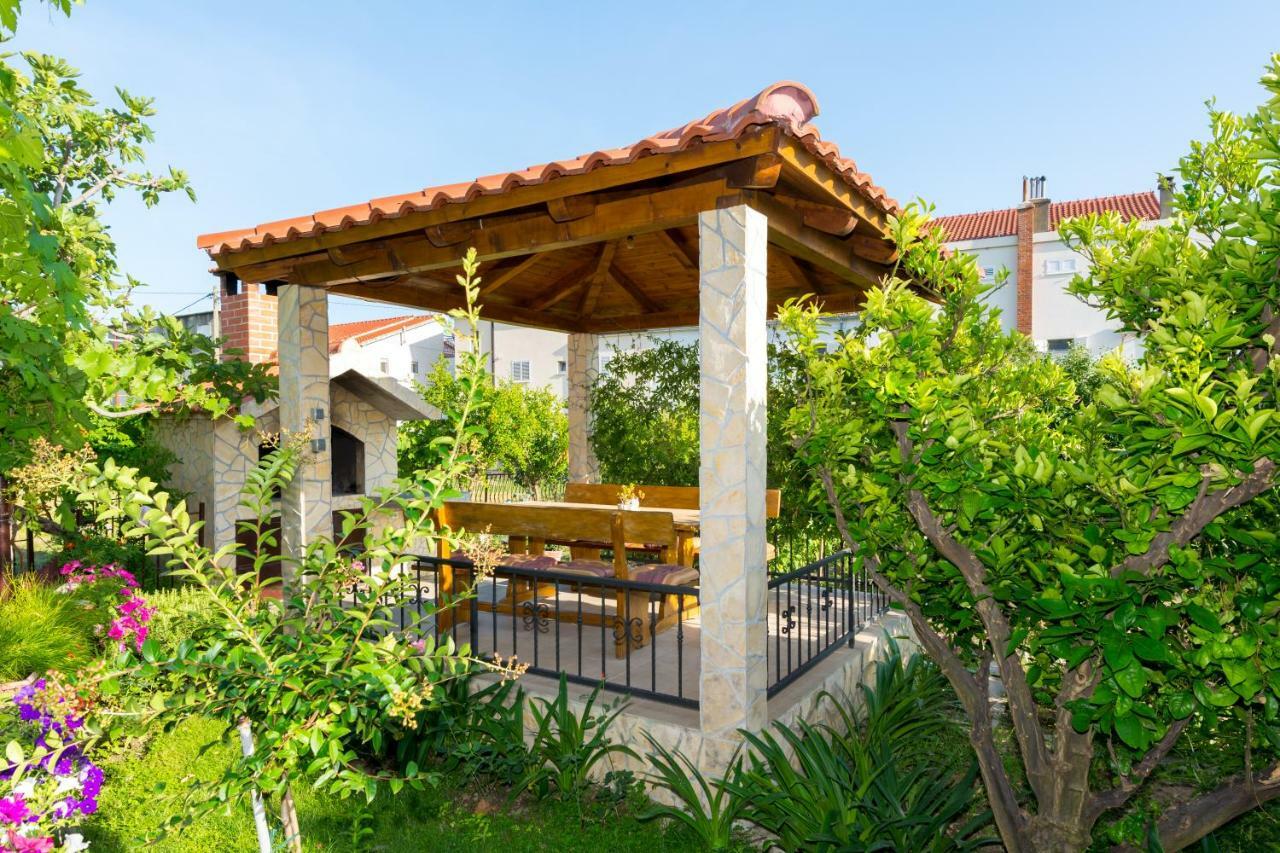Villa Apartments Duje คาชเตลา ภายนอก รูปภาพ