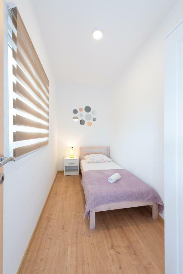 Villa Apartments Duje คาชเตลา ภายนอก รูปภาพ