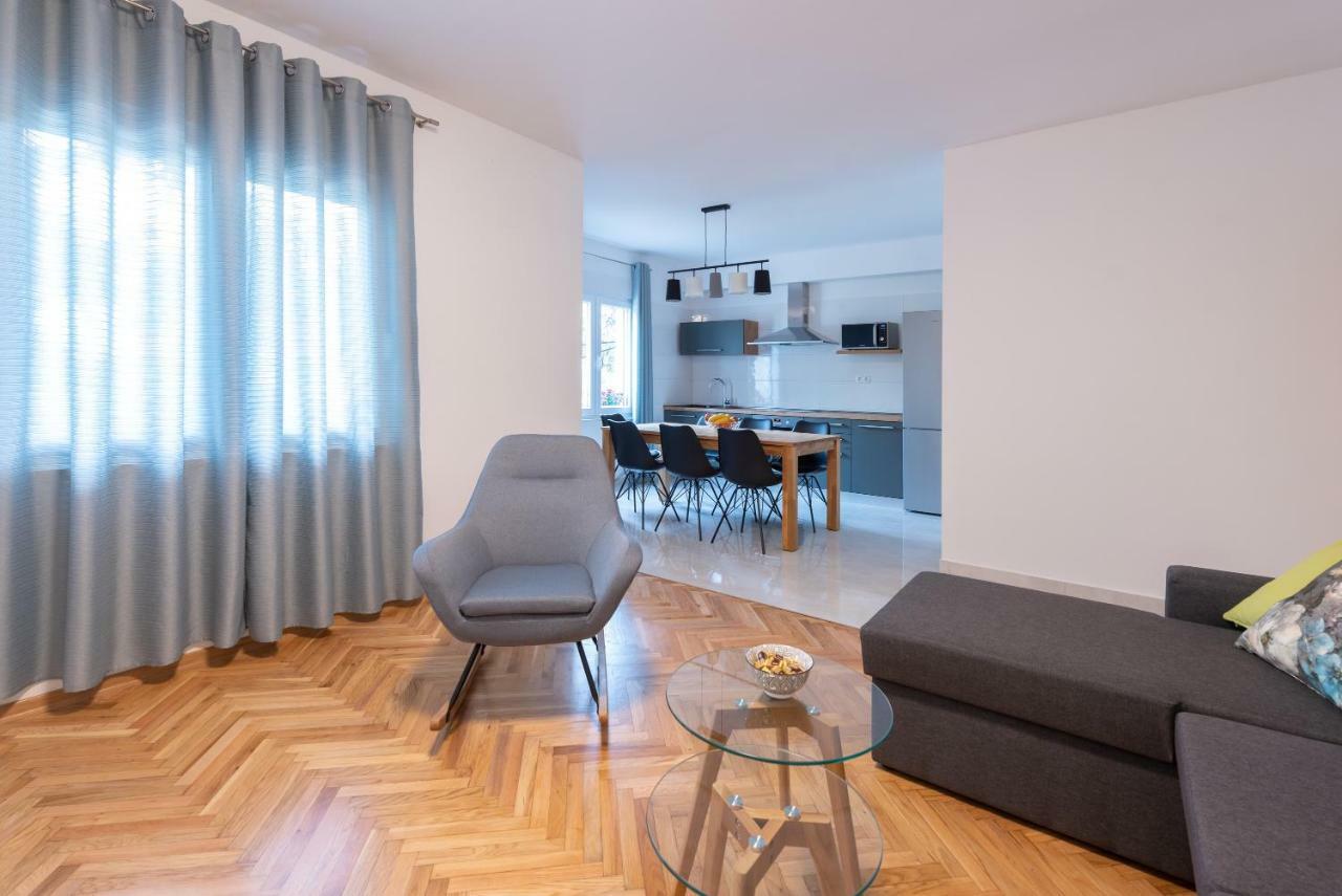 Villa Apartments Duje คาชเตลา ภายนอก รูปภาพ
