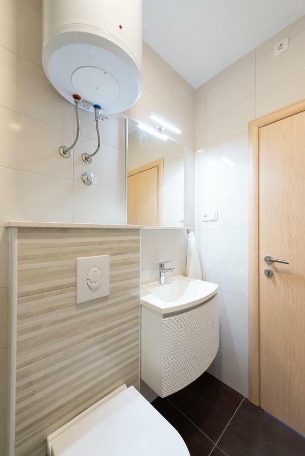 Villa Apartments Duje คาชเตลา ภายนอก รูปภาพ